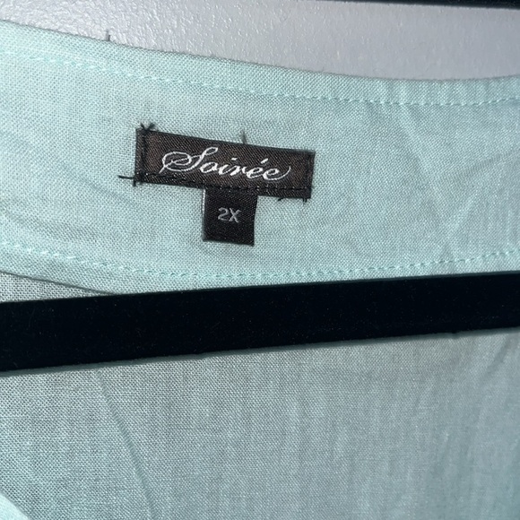 - Soiree linen rayon mint green tunic style v neck embroidered top size 2X - Picture 3 of 6
